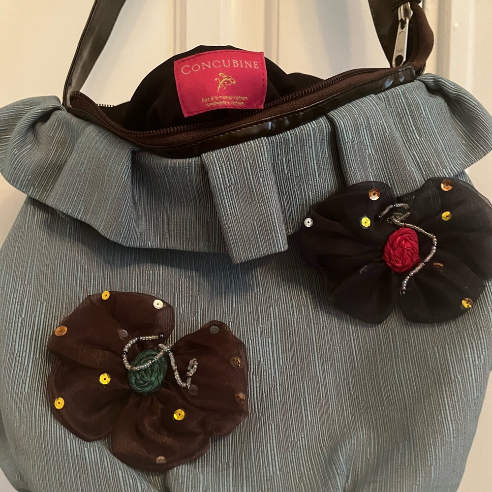 Gray Women's Shoulder Bag with Floral Accents Concubine